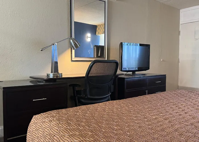 Clarion Pointe - Salem Downtown Winston-Salem