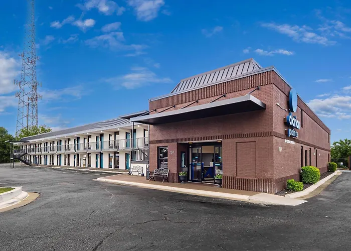 Hotel Clarion Pointe - Salem Downtown